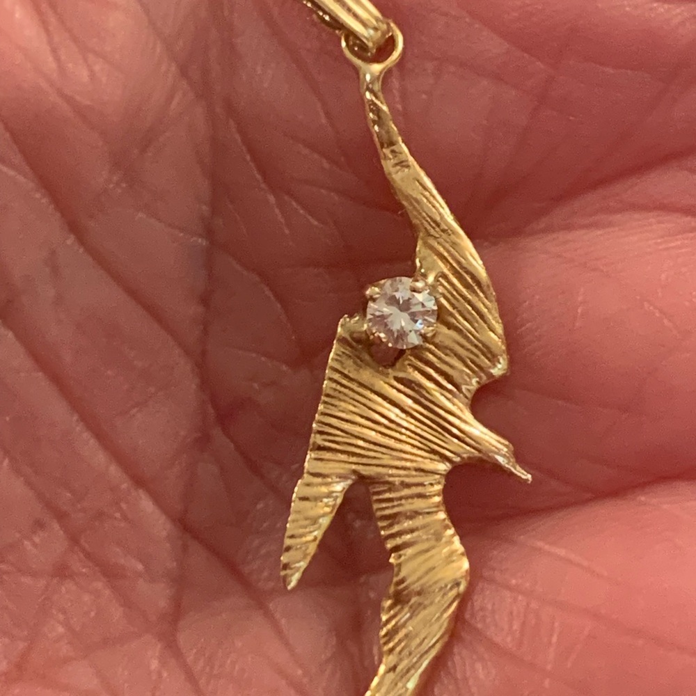 Artistic 14k Vintage Gold Bird  Pendant with Diamond